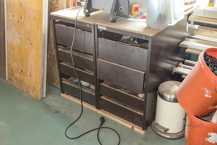 2 Ladenschränke Svoboda